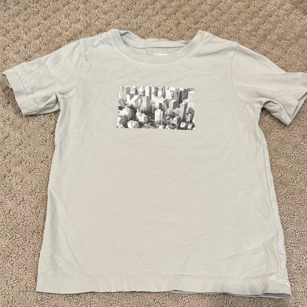 Kith Gray Kids T-Shirt with City Print Size 6 Great condition